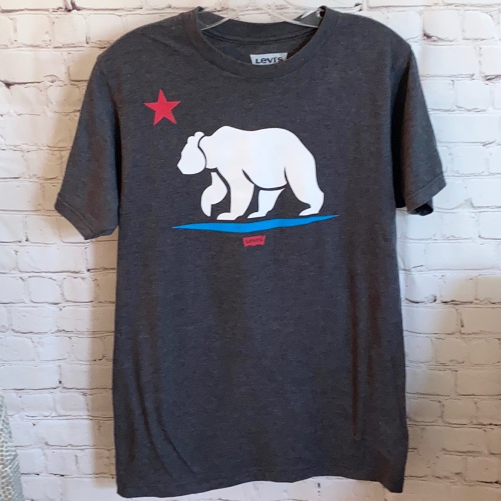 Levi’s T-shirt🍁Bundle & Save!